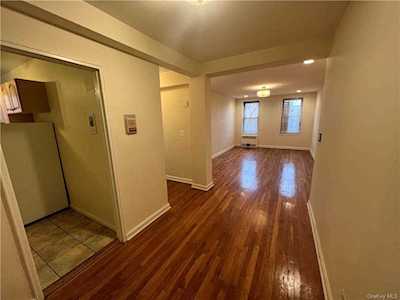 2102 Holland Ave #3C Bronx, NY 10462
