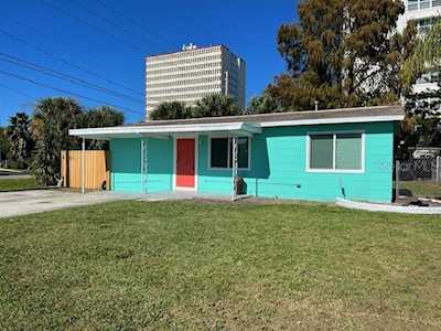 6761 Hibiscus Ave S South Pasadena, FL 33707