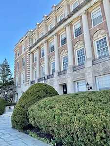 16 Balmoral #304 Andover, MA 01810