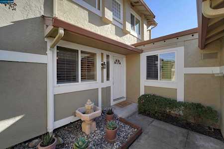 582 La Corso Dr Walnut Creek, CA 94598