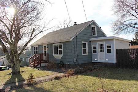 61 Madeleine Ave Woonsocket, RI 02895