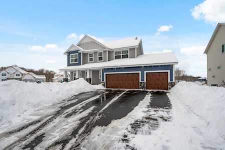 15718 Edgewood Court Savage, MN 55378