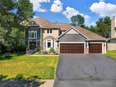 6535 S Saunders Lake Drive Minnetrista, MN 55364