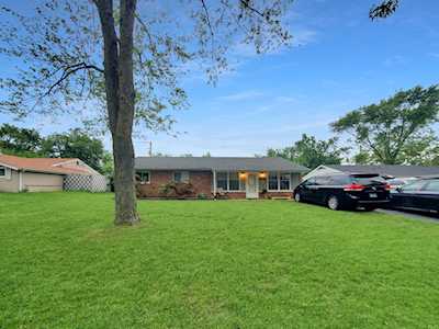 145 W Briarcliff Rd Bolingbrook, IL 60440