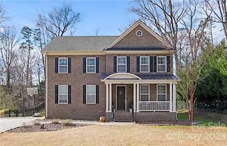 226 Bubbling Well Rd Matthews, NC 28105