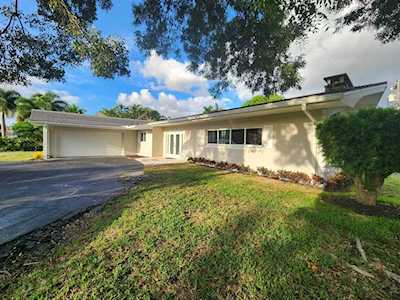 260 N Country Club Drive Atlantis, FL 33462