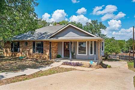 3917 Sunday Hill Drive Arlington, TX 76016