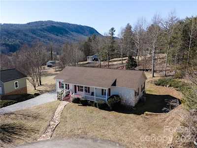 19 Conger Dr Hendersonville, NC 28739
