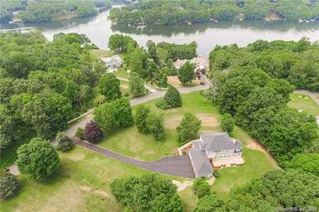 8 Landmark Drive Bridgewater, CT 06752