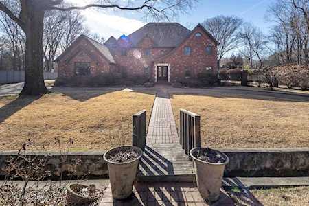 2329 Dogwood Meadows Cv Germantown, TN 38139