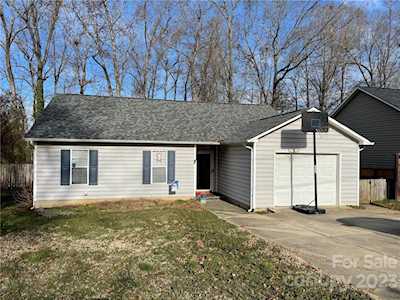 1402 Ridgewood Dr Concord, NC 28027