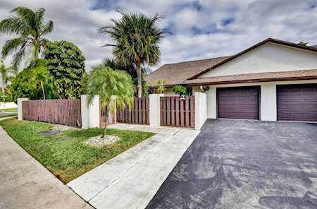 533 SW 28th Avenue Delray Beach, FL 33445