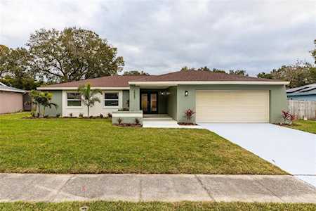 2057 Ridgecrest Dr Dunedin, FL 34698