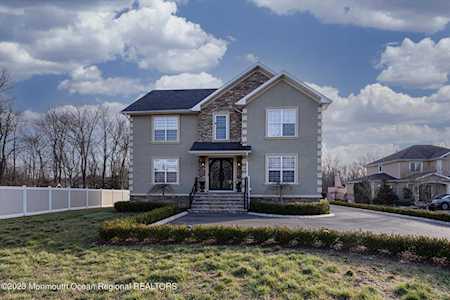 11 Gordons Corner Rd Manalapan, NJ 07726