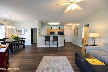 7309 Saint Andrews Woods Cir #103 Louisville, KY 40214