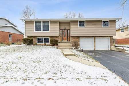 648 S Stuart Ln Palatine, IL 60067