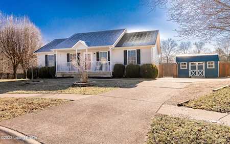 359 Lakes Edge Dr Shepherdsville, KY 40165