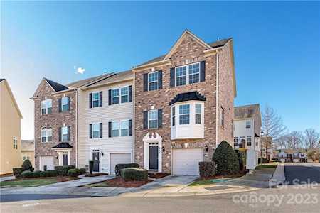 6302 Short Line Ct Charlotte, NC 28210