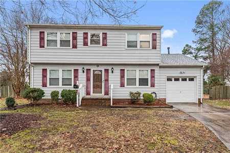 9 Colgate Circle Hampton, VA 23664