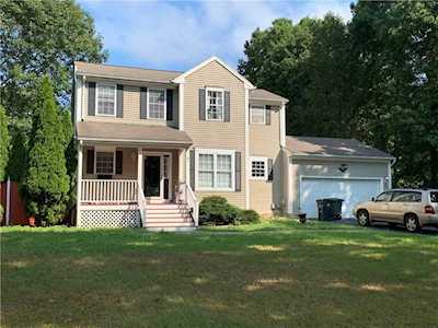 81 Fieldstone Dr Coventry, RI 02816