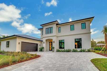 299 Country Club Drive Tequesta, FL 33469