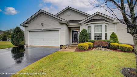 24 Wooten Ct Jackson, NJ 08527