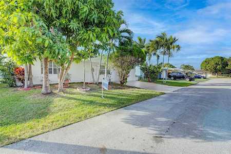 4907 NW 44th Ter Tamarac, FL 33319