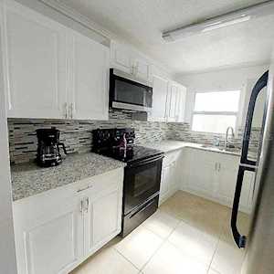 741 Hillview Dr Altamonte Springs, FL 32714