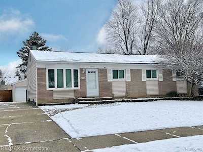 1081 Barchester St Westland, MI 48186