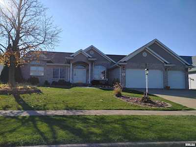 1934 Chestnut Ln Washington, IL 61571