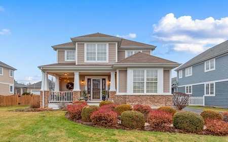 2804 Park Ln Glenview, IL 60025