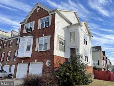 22670 Lamoreaux Landing Square Ashburn, VA 20148