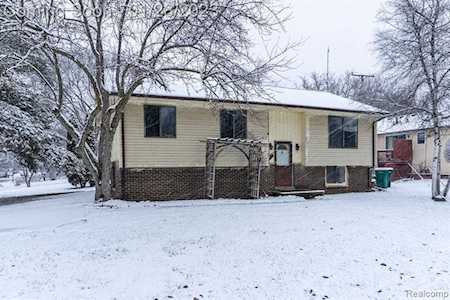 454 Westlawn St Ypsilanti Twp, MI 48197