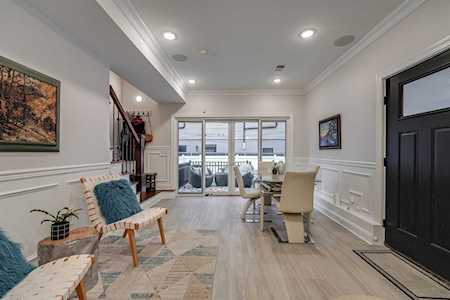 948 Summit Ave #1 Jersey City, NJ 07307
