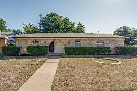 6900 Bennington Drive Watauga, TX 76148