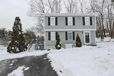 6 Moselle Ct Nashua, NH 03062