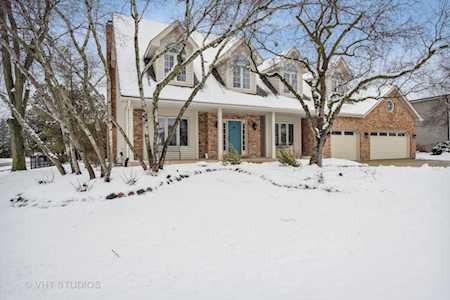 4023 White Eagle Dr Naperville, IL 60564