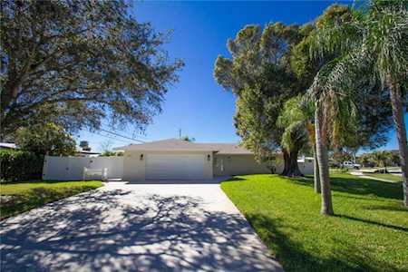 671 Crocus Ct Palm Beach Gardens, FL 33410