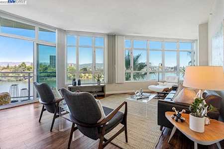 1 Lakeside Dr #421 Oakland, CA 94612