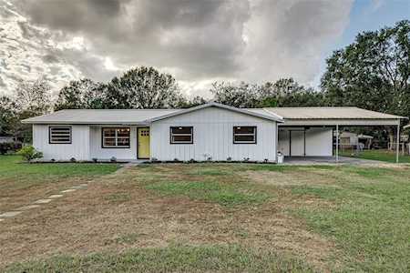 2920 Gordon St Mulberry, FL 33860