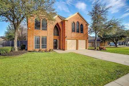 2705 Briarcrest Drive Burleson, TX 76028