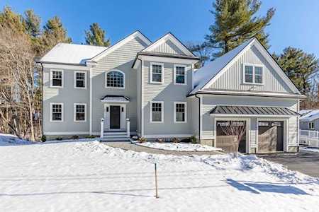 24 Hart St Burlington, MA 01803