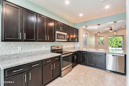 9566 W Robin Lane Peoria, AZ 85383