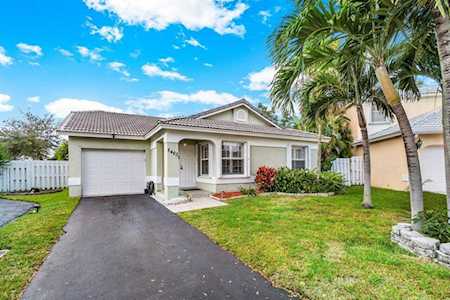 5463 NW 43rd Way Coconut Creek, FL 33073