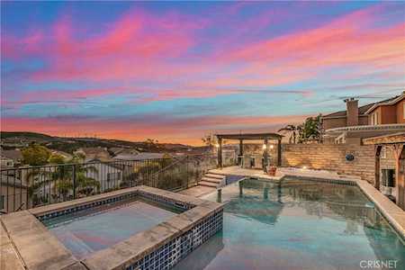 19964 Sassoon Place Saugus, CA 91350
