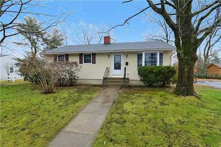 14 Meredith Dr Coventry, RI 02816