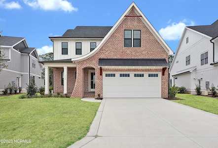8229 Winding Creek Circle Wilmington, NC 28411