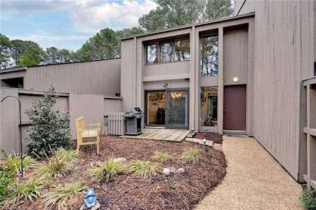 102 Harrops Glen Williamsburg, VA 23185