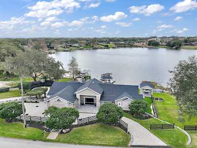 2790 E Crooked Lake Dr Eustis, FL 32726