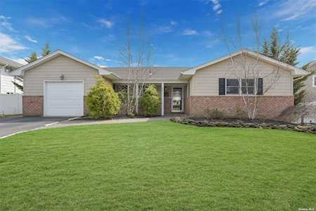 65 Carnegie Drive Smithtown, NY 11787